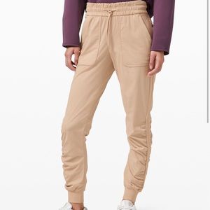 VEUC Lined Beyond the Studio Jogger sz 6